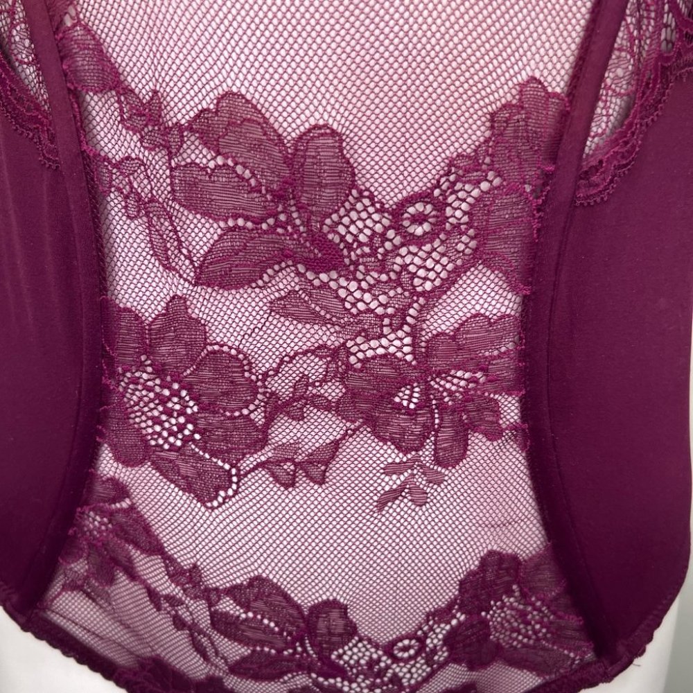 Victoria’s Secret The Fabulous Full Cup Shine Lace Teddy - Picture 5 of 10